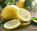 lemon to whiten teeth
